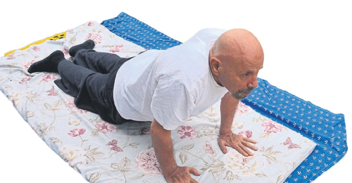 Read more about the article This Yoga Teacher Is 100 Years Old!