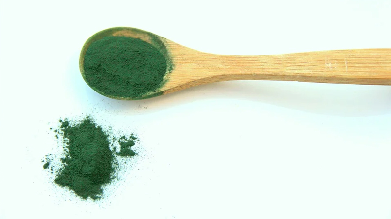 Read more about the article Spirulina, The “Superfood” That Helps Fight Fatigue: A Great Ally For Your Summer!